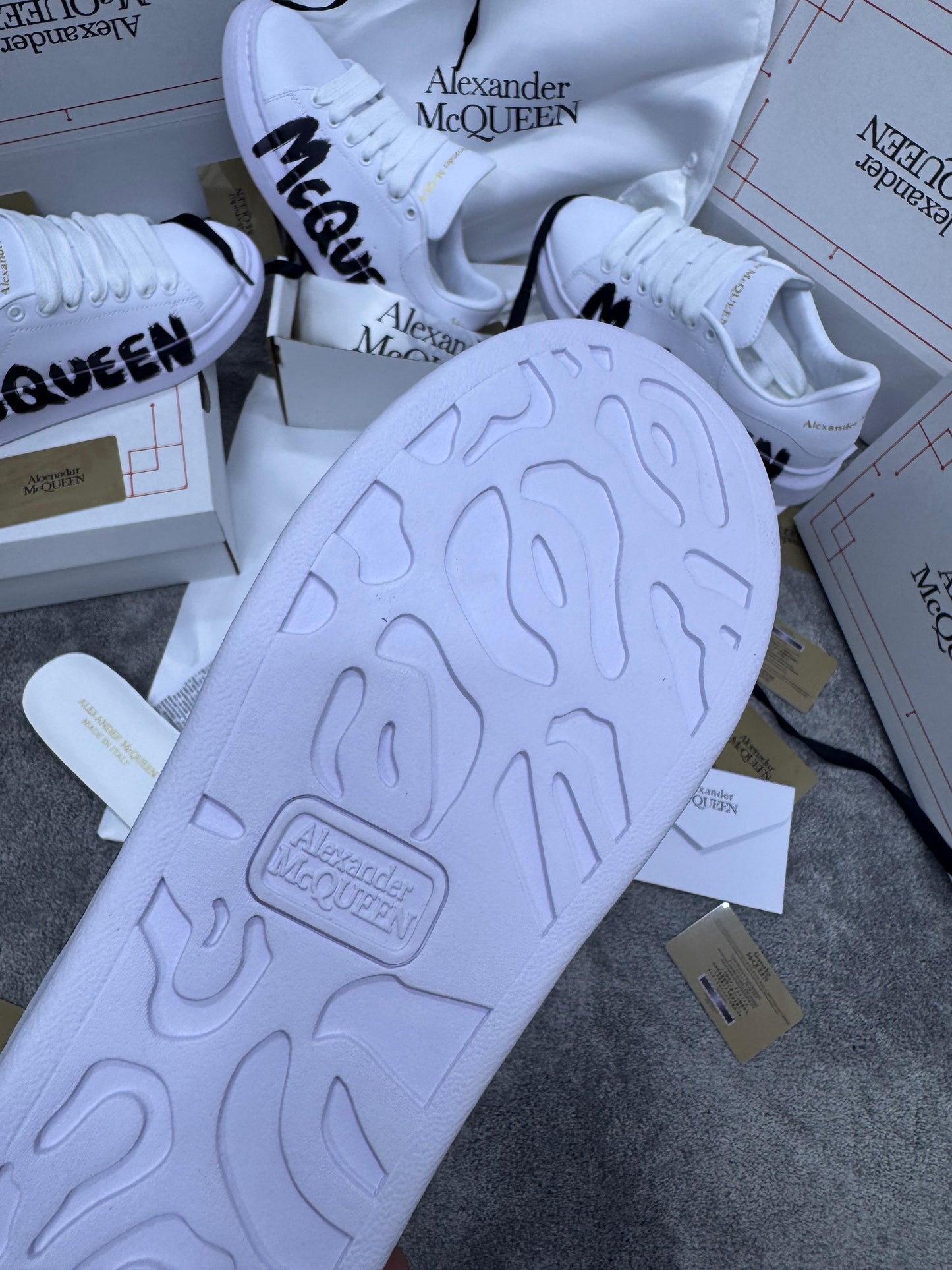 ALEXANDER MCQUEEN ( Blancas Con Letras )