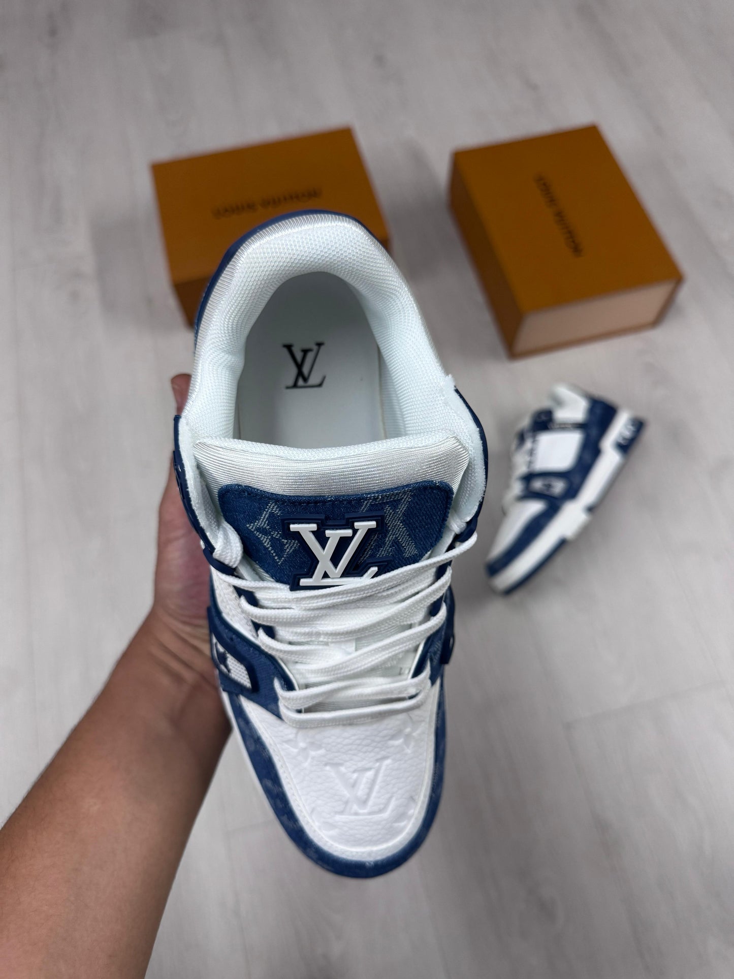 LOUIS VUITTON TRAINER (azul)