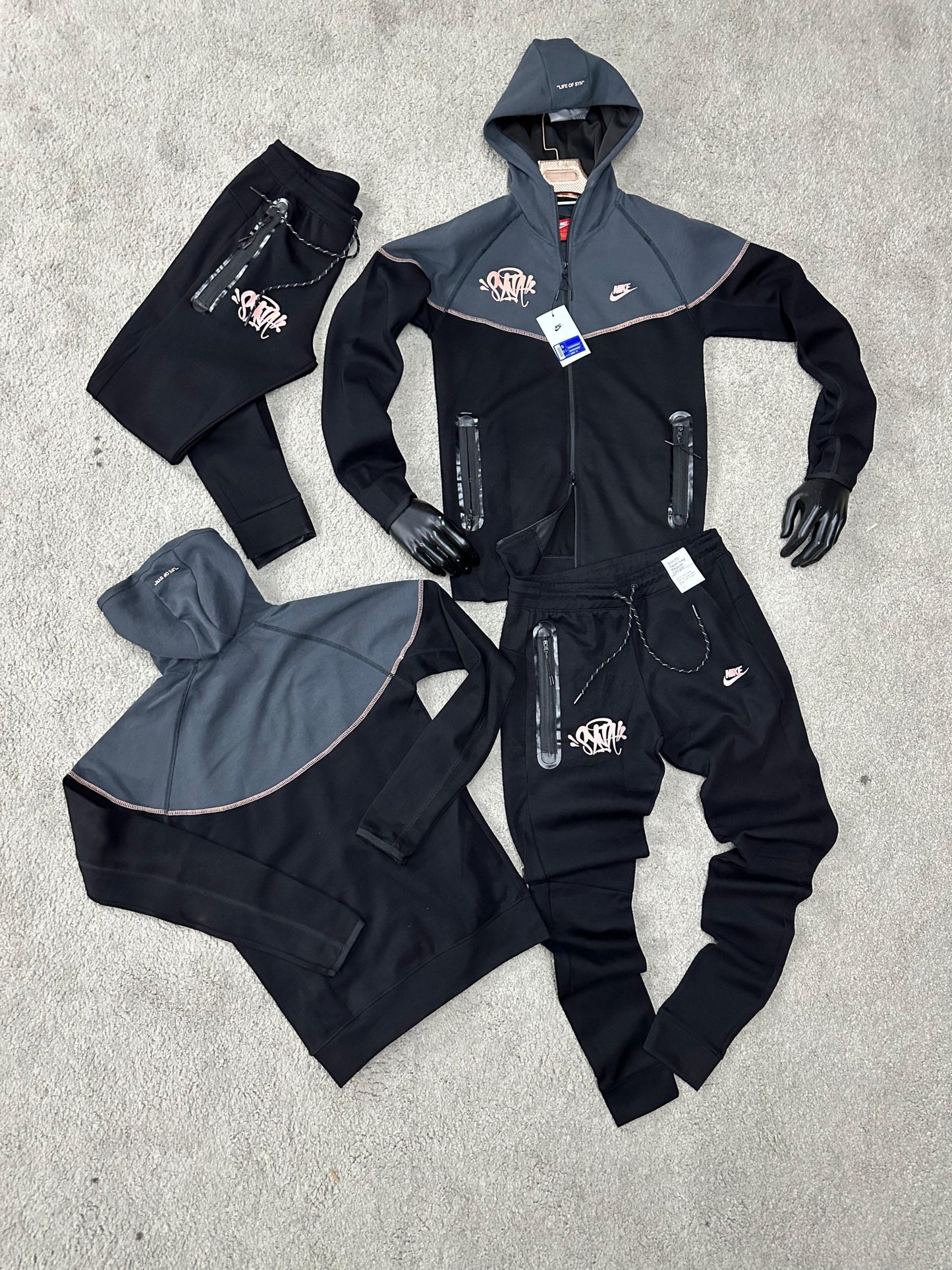 NIKE TECH X SYNA WORLD