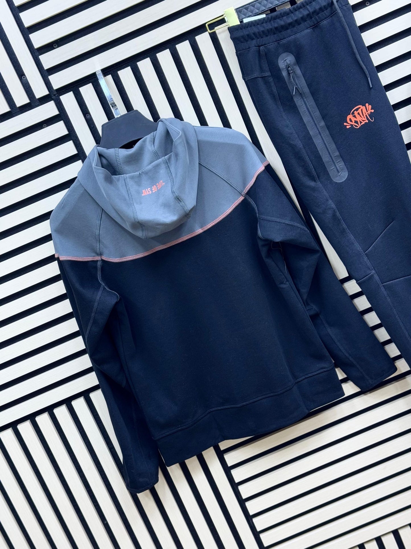 NIKE TECH X SYNA WORLD