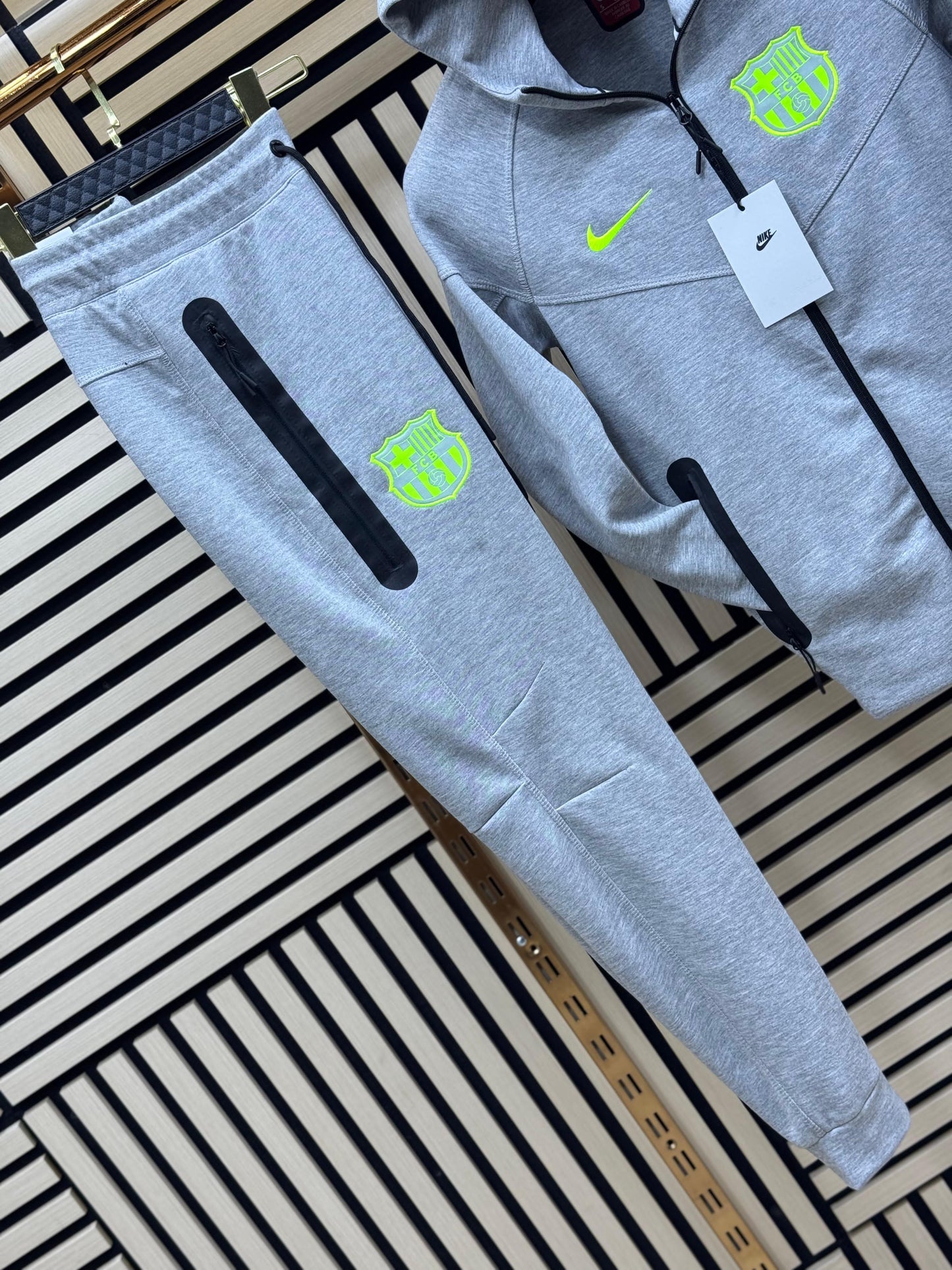 CHANDAL NIKE TECH FCB