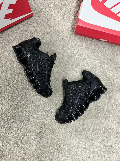 NIKE SHOX
