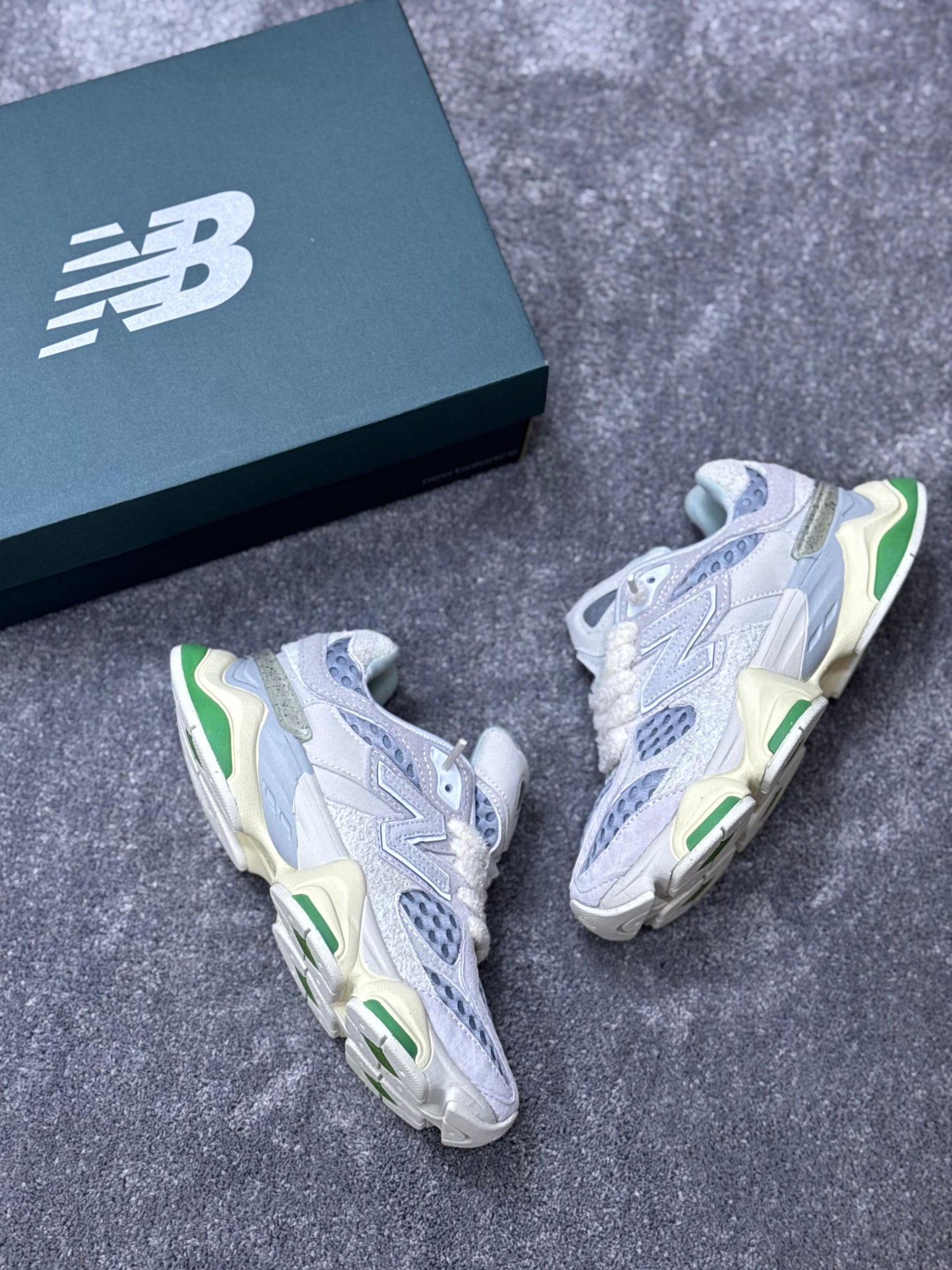 NEW BALANCE 9060