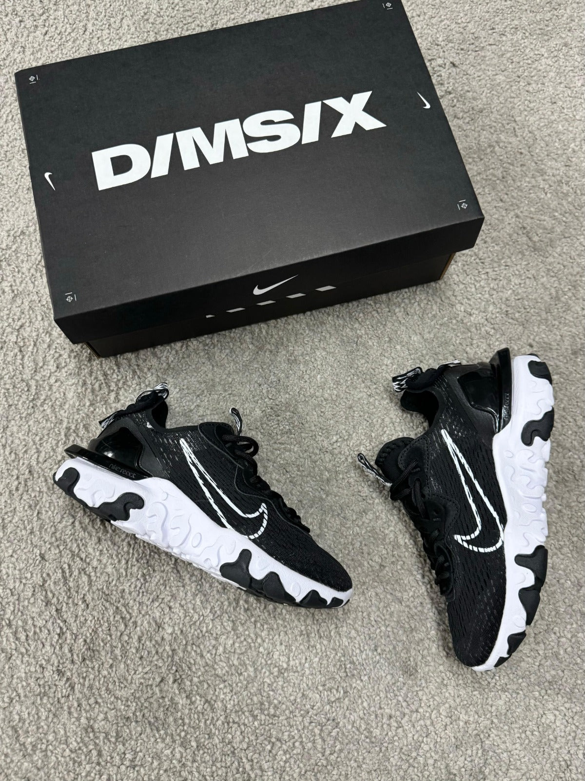 NIKE REACT