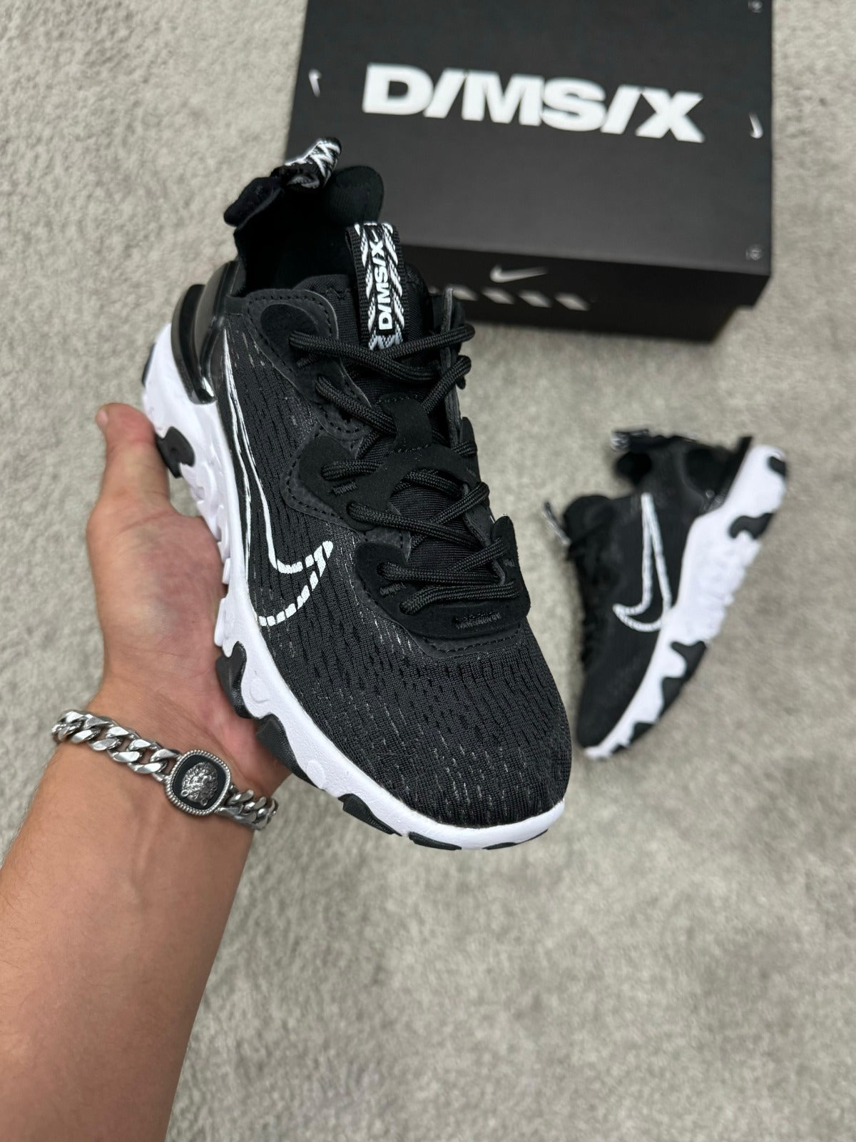 NIKE REACT