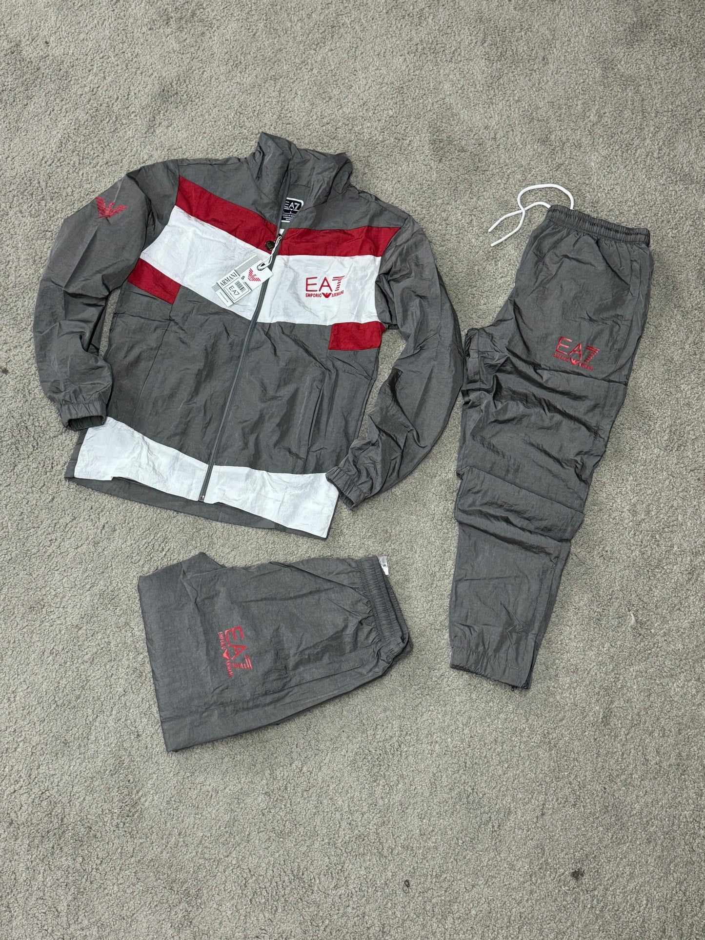 Chandal Armani (Rojo y gris oscuro) Max calidad