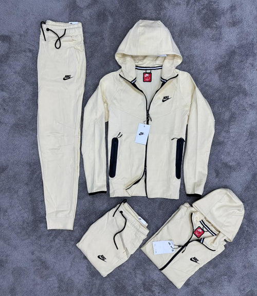Chándal Nike Tech