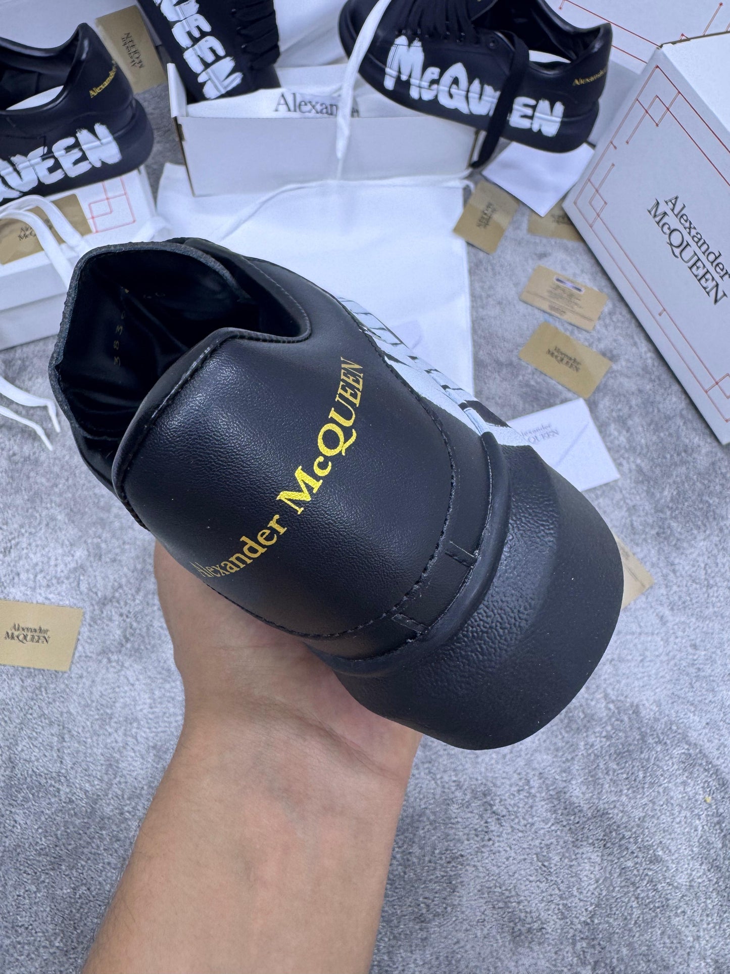 ALEXANDER MCQUEEN ( Negras Con Letras )