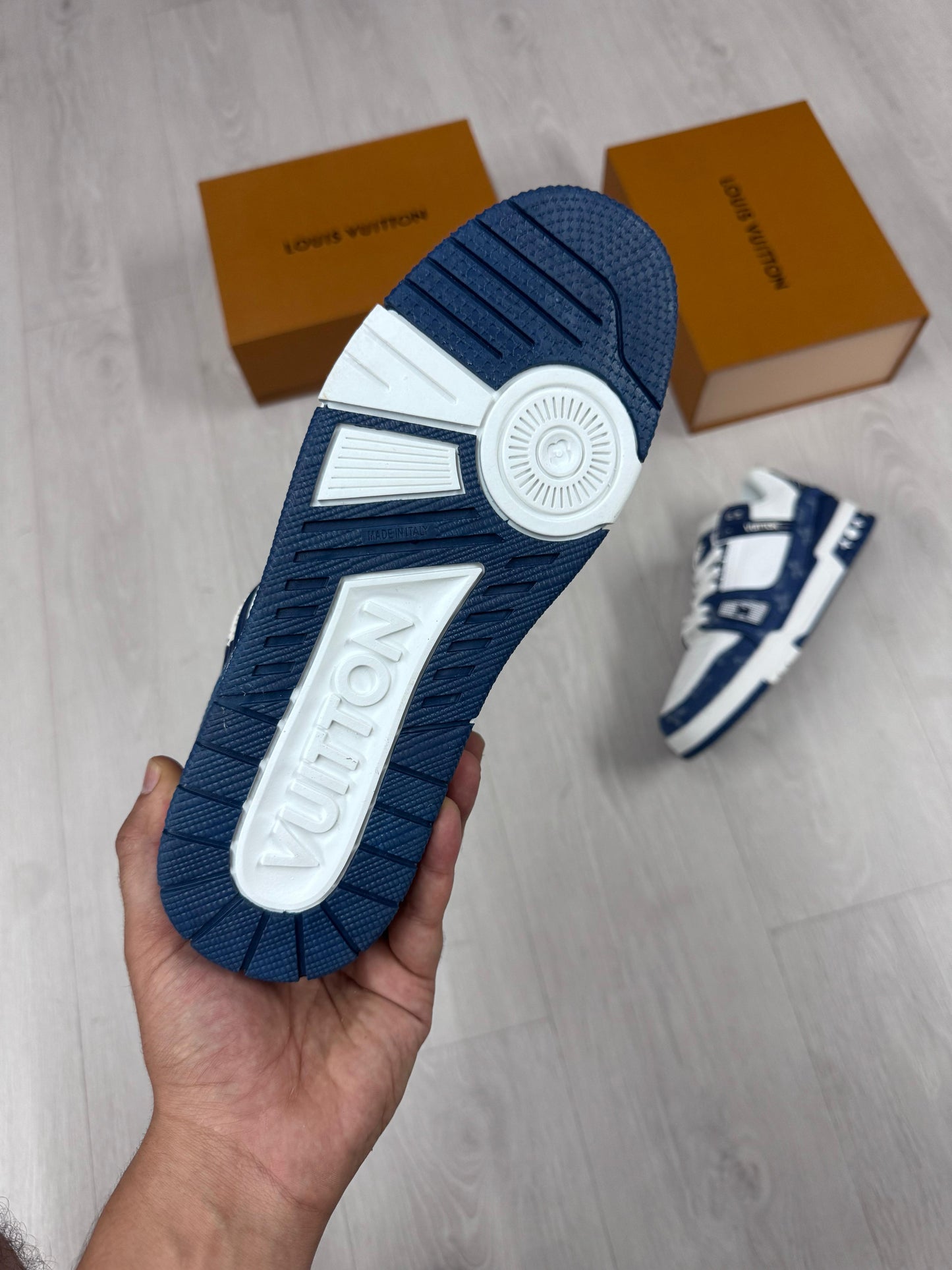 LOUIS VUITTON TRAINER (azul)