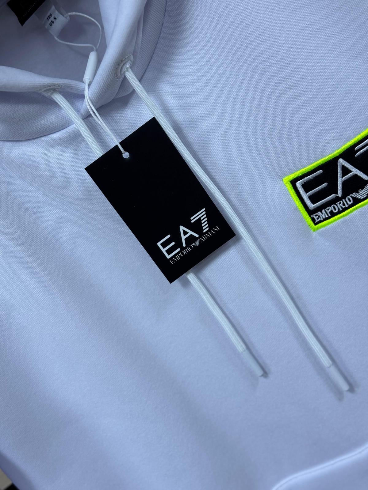 Chandal Armani (Blanco líma) Max calidad