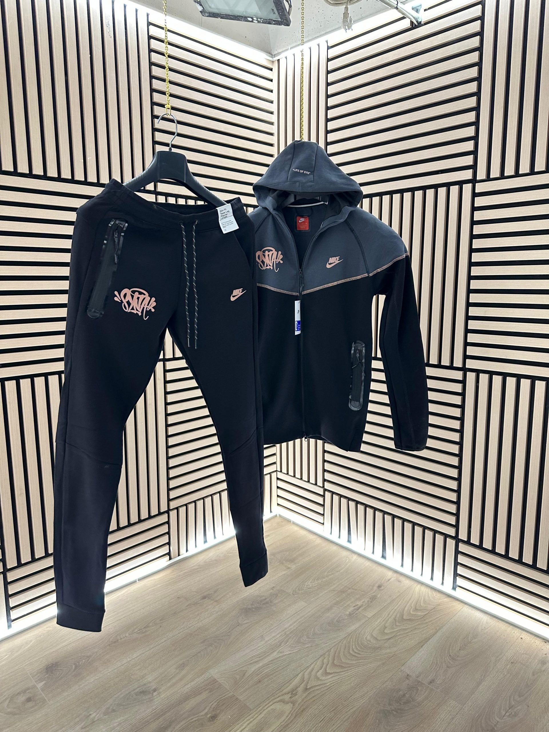 NIKE TECH X SYNA WORLD