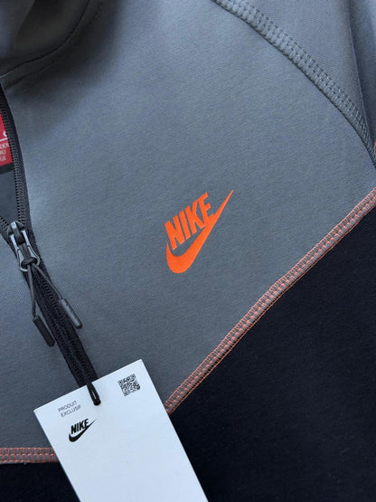 NIKE TECH X SYNA WORLD