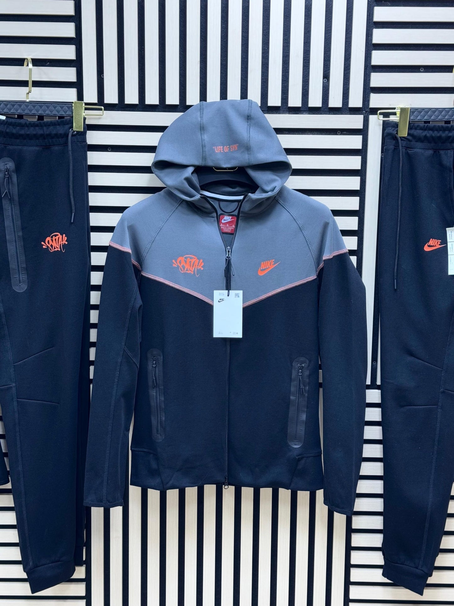 NIKE TECH X SYNA WORLD