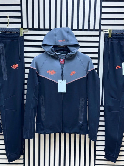 NIKE TECH X SYNA WORLD