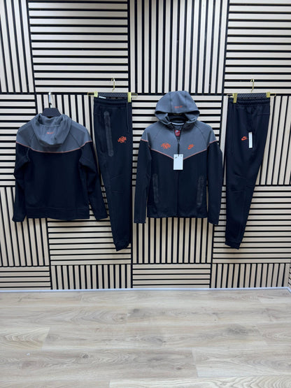 NIKE TECH X SYNA WORLD