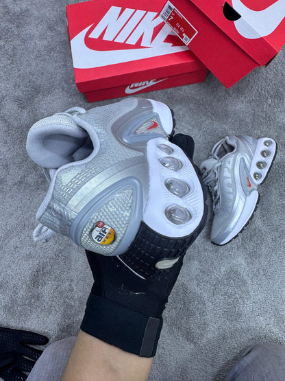 Air Max DN ( Supreme ) ⚪