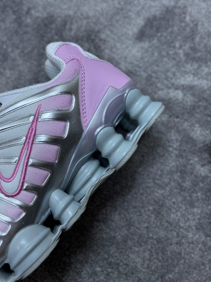 NIKE SHOX (Blanco & Rosa)