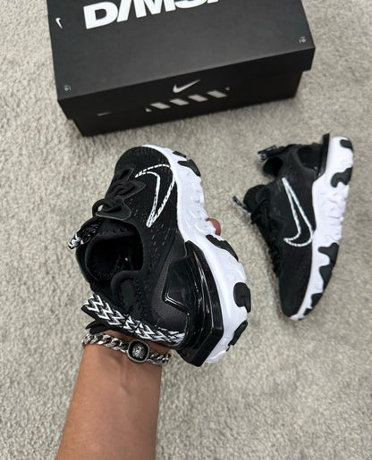 NIKE REACT